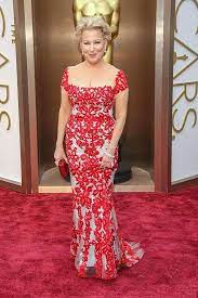 Find out how tall bette midler is in inches, feet, and other common measurement units. Bette Midler Birthday Real Name Age Weight Height Family Dress Size Contact Details Spouse Husband Bio More Notednames