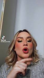 Hillary Fazendo A Boca Ficar Menor