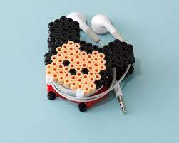 アイロンビーズで作る ミッキーのツムツムのイヤフォンリールの作り方 ディズニーハンドメイド ぬくもり ミッキー アイロンビーズ ディズニー イヤホン イヤフォンリール ミッキー フレンズ かわ hama beads disney perler bead disney perler bead art