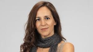 La niña del sombrero azul' es la historia de una generación de mujeres,  nuestras abuelas, que se apoyaron para sobrevivir