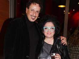 Με τη διαφωνία του χάρη ρώμα και της σοφίας μουτίδου σχετικά με τη μη συμμετοχή της στο νέο καφέ της χαράς, ασχολήθηκε σήμερα το πρωινό! Xarhs Rwmas E3hgei To Logo Poy Den 8a Brisketai H Sofia Moytidoy Sto Kafe Ths Xaras Video