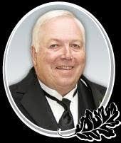 Tom Muldoon's Instagram, Twitter & Facebook