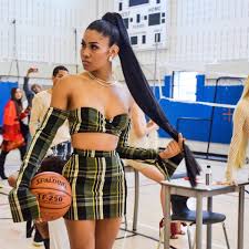 The magazine features the model and actress leyna bloom, making her the first trans person to grace the cover of. Leyna Bloom Auf Twitter Caption This Please