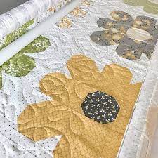Flower Quilt Flower Quilting Love This Quilt By C59nolan Quilting Design Is Ginger Flower One Of My Favs Quilt Quilting Longarmquilting