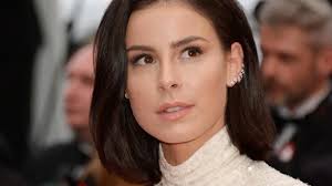 Ihre fans amüsieren sich köstlich über diesen auftritt und teilen ihn fleißig. Lena Meyer Landrut Spricht Uber Trennung Dachte Dass Das Fur Immer Ist