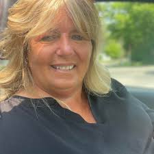 Christmas songs just sound better around a campfire! Here's one to get  y'all in the Holiday Spirit 🎅🏻🎄 I gotta give a huge thanks to our  sponsors for another awesome year of #