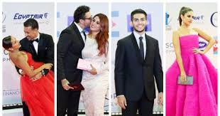 إيمانه هذا هو ما دفعه لتقديم هذا البرنامج على أمل تعريف شباب المسلمين عبر العالم بهذه المعجزة وكمحاولة للوصول إلى قلوب وعقول جيل الشباب من المسلمين الذين يتحدثون اللغة. Ù…Ø´Ø§Ù‡Ø¯ Ù…Ù† Ø§ÙØªØªØ§Ø­ Ø§Ù„Ø¬ÙˆÙ†Ø© Ø§Ù„Ø³ÙŠÙ†Ù…Ø§Ø¦Ù‰ Ø§Ù„Ø¹Ø§Ù„Ù…Ù‰ Ù…ÙŠÙ†Ø§ Ù…Ø³Ø¹ÙˆØ¯ ØªØ­ÙŠØ§ Ù…ØµØ± Ø§Ù„ÙÙŠØ´Ø§ÙˆÙ‰ ÙŠÙ‚Ø¨Ù„ Ø²ÙˆØ¬ØªÙ‡ ÙƒØ§Ù„Ø¹Ø§Ø¯Ø© Ø£Ø­Ù…Ø¯ Ø¯Ø§ÙˆÙˆØ¯ ÙˆØ²ÙˆØ¬ØªÙ‡ ÙŠØ±Ù‚ØµØ§Ù† Ø¹Ù„Ù‰ Ø§Ù„Ø³Ø¬Ø§Ø¯Ø© Ø§Ù„Ø­Ù…Ø±Ø§Ø¡ Ù…Ø¹Ø¬Ø¨ ÙŠÙ‡Ø¯Ù‰ Ø¯Ø±Ø© ÙˆØ±Ø¯Ø© ÙˆØ´ÙŠØ±Ù‰ Ø¹Ø§Ø¯Ù„ ØªØ¸Ù‡Ø± Ù…Ø¹ Ù…Ø¹Ø² Ù…Ø³Ø¹ÙˆØ¯ Ø±ØºÙ…