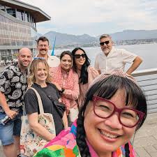 Downtown Vancouver, Stanley Park and The Vancouver Aquarium. Found my twin,  jellyfish and chonky seals with the gang. #vancouver #vancouveraquarium  #bakingavengers #seasonate #friendswhoarefamily #bffs #tourists  #funwithfriends #jellyfish #seals #sloth ...