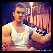 Hi sayang, masak apa hari ini? Koleksi Gambar Aaron Aziz Dalam Filem Dampak Sensasi Selebriti