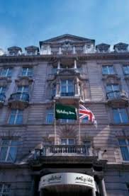 The holiday inn regent's park has over 300 rooms each of which is equipped with a tv, telephone, hairdryer, trouser press and tea and coffee making facilities. Holiday Inn London Oxford Circus Hotel London Overview