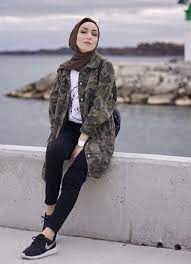 Setelan ini terdiri atas overall bahan moroscope dan kaos bahan spandek. Fashion Hijab Model Pakaian Hijab Model Pakaian Pakaian Pantai