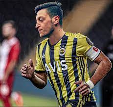 İngiliz basını, arsenal'in haftalık 350 bin pound kazanan mesut özil ile yollarını ayırabileceğini iddia etti. Tek Yol Fener On Twitter Forma Cekilisi 2 Taraftarimiza Mesut Ozil Formasi Hediye Ediyoruz Bu Tweeti Retweetle Hesabimizi Takip Et Cekilis Sonucu 24 Ocak Pazar Gunu Aciklanacaktir Https T Co I1g98bjrwq