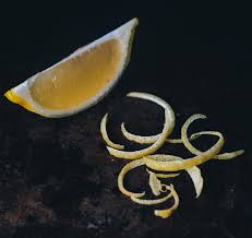 Jul 07, 2021 · one large lemon yields about 3 tablespoons of juice. How Much Juice Is In A Lemon Cooking Hacks Recipelion Com