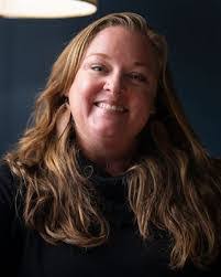 Jennifer Dolan's Instagram, Twitter & Facebook