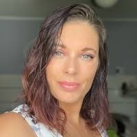 20+ perfiles de «Jennifer Upshaw»