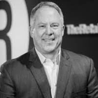 Kelly Cofer's Instagram, Twitter & Facebook