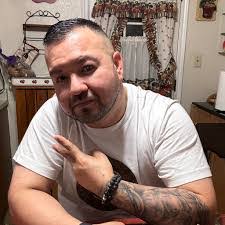 Earl Derrick's Instagram, Twitter & Facebook