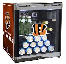 Black And Decker 1 7 Mini Fridge With Freezer Nfl 1 77 Cu Ft Freestanding Beverage Refrigerator Beverage Center Cincinnati Bengals Cincinnati