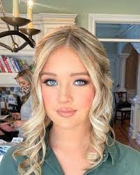 Ashley Feagan's Instagram, Twitter & Facebook