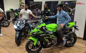 Best results price ascending price descending latest offers first mileage ascending mileage descending power ascending power descending first. Locally Assembled Kawasaki Ninja Zx 10r And Ninja Zx 10rr Deliveries Begin In India