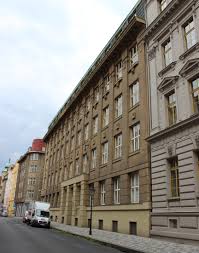 Ústavní soud nepatří do systému obecných soudů. Ustavni Soud Ceskoslovenske Republiky Wikipedie