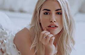 She naturally took the screen at just six years of age when she made her television debut with 'caramelito y vos.' her acting brilliance was immediately noted, and she kept landing minor roles in other telenovelas. Celebrities Greeted Lali Esposito For Her Birthday The Singer S Reaction Archyde