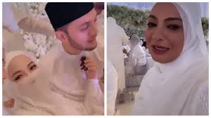 Neelofa credits a big part of her success in entering the market at the right time. Jalan Kami