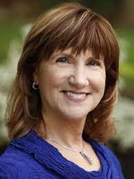 Karen Crosson's Instagram, Twitter & Facebook