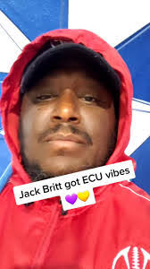 Sean Headley's Instagram, Twitter & Facebook