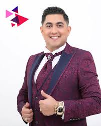 Kis grófo a youtube révén futott be. Fasy Musoriroda Kis Grofo