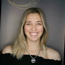 Carolina Pons's Instagram, Twitter & Facebook