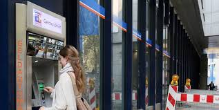 Provides mobile banking as a free service to our online banking customers. Umstellung Der Kolner Bank Kunden Kommen Drei Tage Lang Nicht An Geld Kolner Stadt Anzeiger