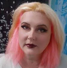 Petra Holmes's Instagram, Twitter & Facebook