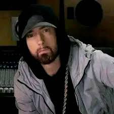 Someone has visited your man 10times this mouth and you're there texting  him, "I wish I fly. Make i know mention name 🤸🏾🏃🏾🏃🏾