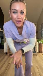 #fitcheck for work. I’m LOVING these wide leg @wearfigs Are joggers out?  #nurse #nurselife