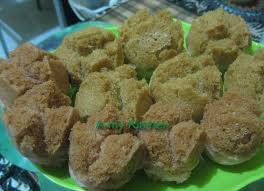 Resep kue apem dari tepung beras yang mekar dan enak bahannya adalah 12 sdm tepung beras 5 sdm tepung resep kue apem beras mekar tanpa tape air : Kue Mangkok Tape Singkong A My Kitchen