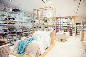 Zara Home Decor Accessories Bedding Linens Tableware Occasional Furniture Loungewear Yorkdale Mall 3401 Duf Zara Home Decor Zara Home Home Decor Store