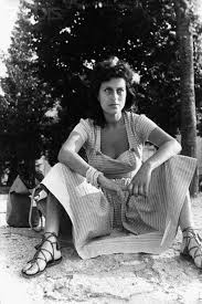 Conoscere la figura di anna magnani attraverso la biografia, articoli d'epoca, interviste, video, frasi e citazioni, ricordi illustri, libri, dvd e altro ancora. Anna Magnani Cine 345 Blog