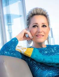 Kim Lemon's Instagram, Twitter & Facebook