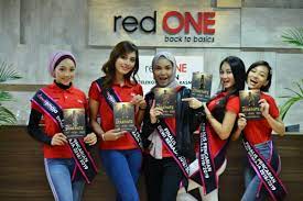 Instagram shaza bae pengacara shaza bae antara yang bakal melengkapi senarai top 12 peserta atau finalis dewi remaja edisi 2019. Mungkin Tak Ada Rezeki Peserta Dewi Remaja Aween Ismail Terpaksa Tarik Diri Remaja