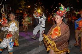 Los juegos populares y tradicionales: Ecuador Fiestas De Quito Tradicion Y Desencuentros Global Voices En Espanol