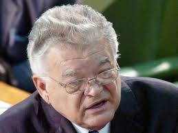 Samuda pays $546,000 grass bill, says he's now more comfortable