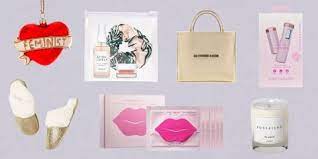 With best friend gift ideas ranging in price (fyi, some picks are less than $10! 56 Best Friend Gifts For 2021 Cute Bff Gift Ideas