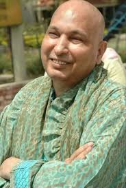 imagine holding only you 🙄😂😂 Nothing hurts more than receiving the last  slap when being separated in a fight