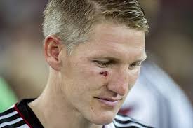 Bastian schweinsteiger is a midfielder and is 5'11 and weighs 168. Martin Suter Macht Aus Bastian Schweinsteiger Einen Romanhelden