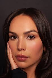 Janis Peebles's Instagram, Twitter & Facebook