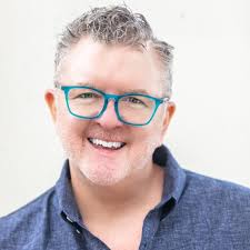 Amazon.com.br: Brad Giles: livros, biografia, última atualização