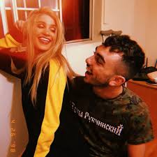 Delaney glazer is an actress and director, known for stories from our future (2019), lele pons feat. Delaney Glazer
