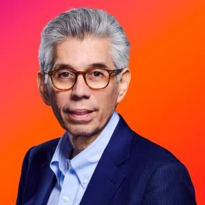 Daniel Coronell Receives 2025 “Gran Premio a la Libertad de Prensa” from  the SIP - TelevisaUnivision
