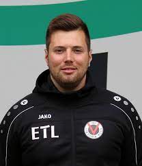 Ergebnisse der jugend vom wochenende (19.10.2015) hier die ergebnisse der nachwuchsmannschaften vom wochenende: Fc Viktoria Koln 1904 E V Unser U12 Trainer Sebastian Lohr Hat In Der Vergangenen Woche Erfolgreich Die Prufungen Zur Erlangung Der Dfb Jugend Elite Lizenz In Kaiserau Absolviert Unter Leitung Des Dfb Ausbilders Ralf Peter Absolvierte
